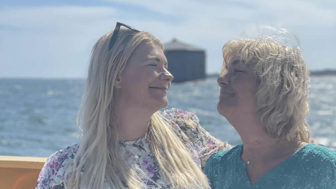 Elin med sin mamma